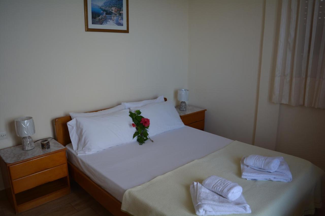Fiore Rooms Akrotiri  Esterno foto