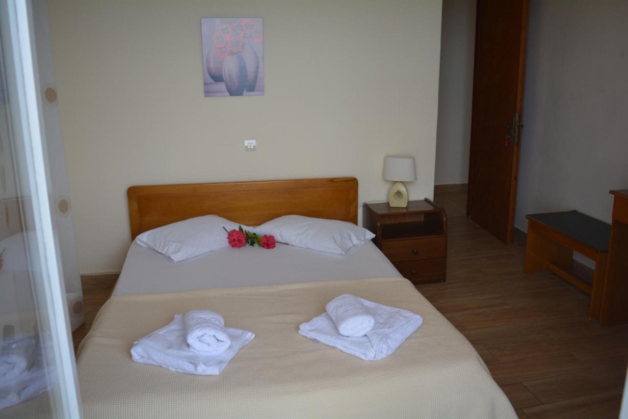 Fiore Rooms Akrotiri  Esterno foto